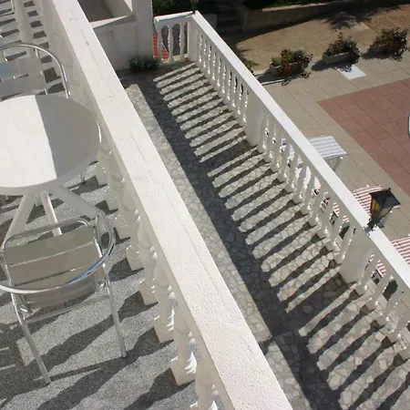 Two-bedroom In Barbat Viii アパート Barbat na Rabu