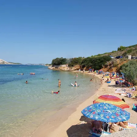 アパート Two-bedroom In Barbat Viii